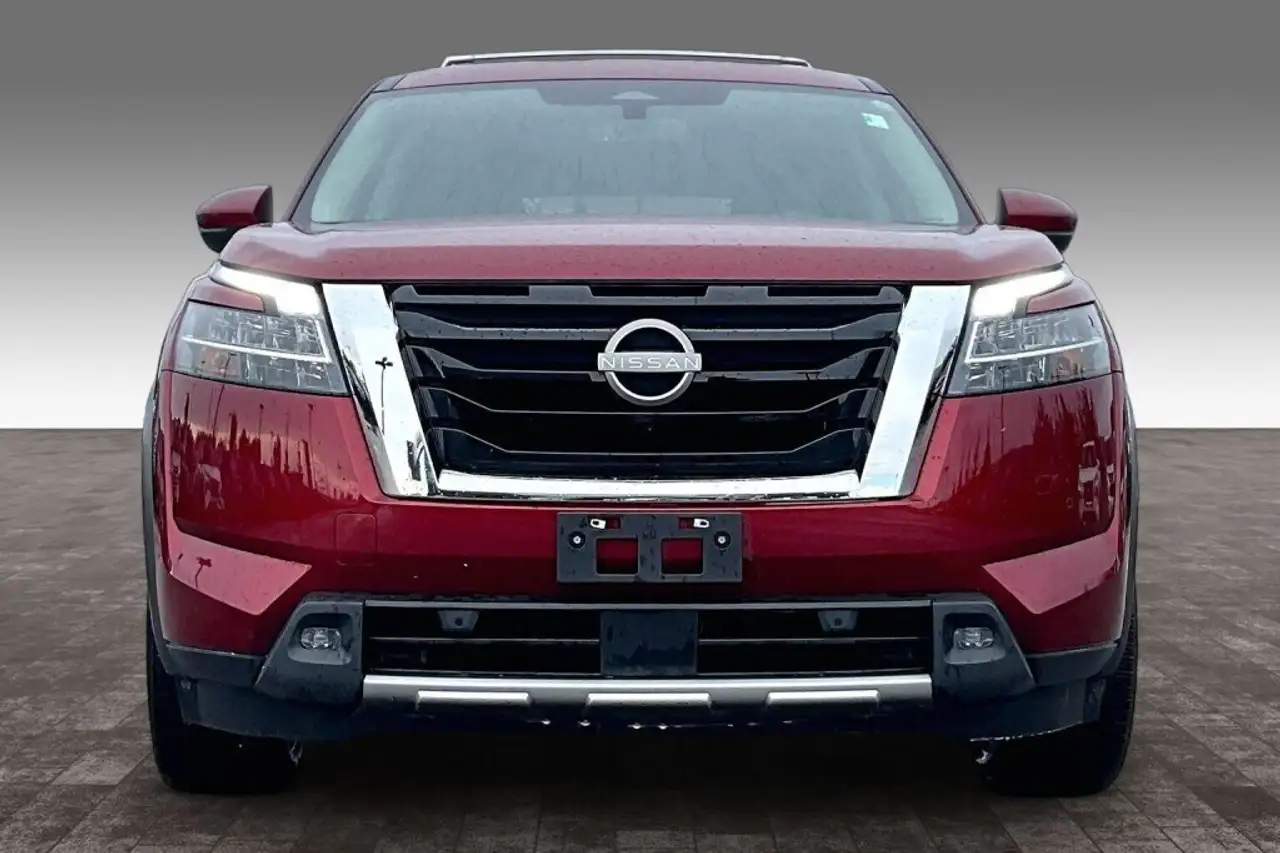 Nissan Pathfinder снимка Nissan Pathfinder