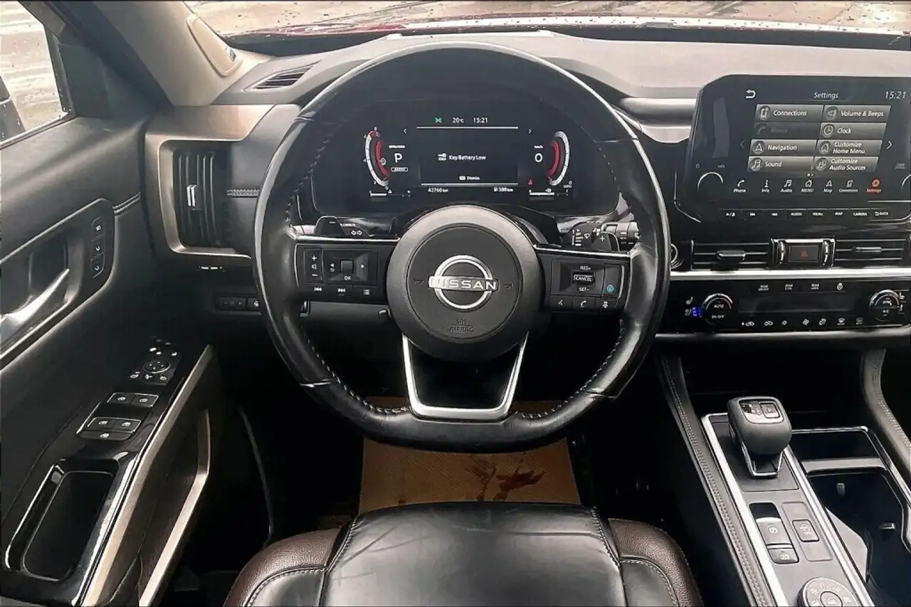 Nissan Pathfinder снимка Nissan Pathfinder