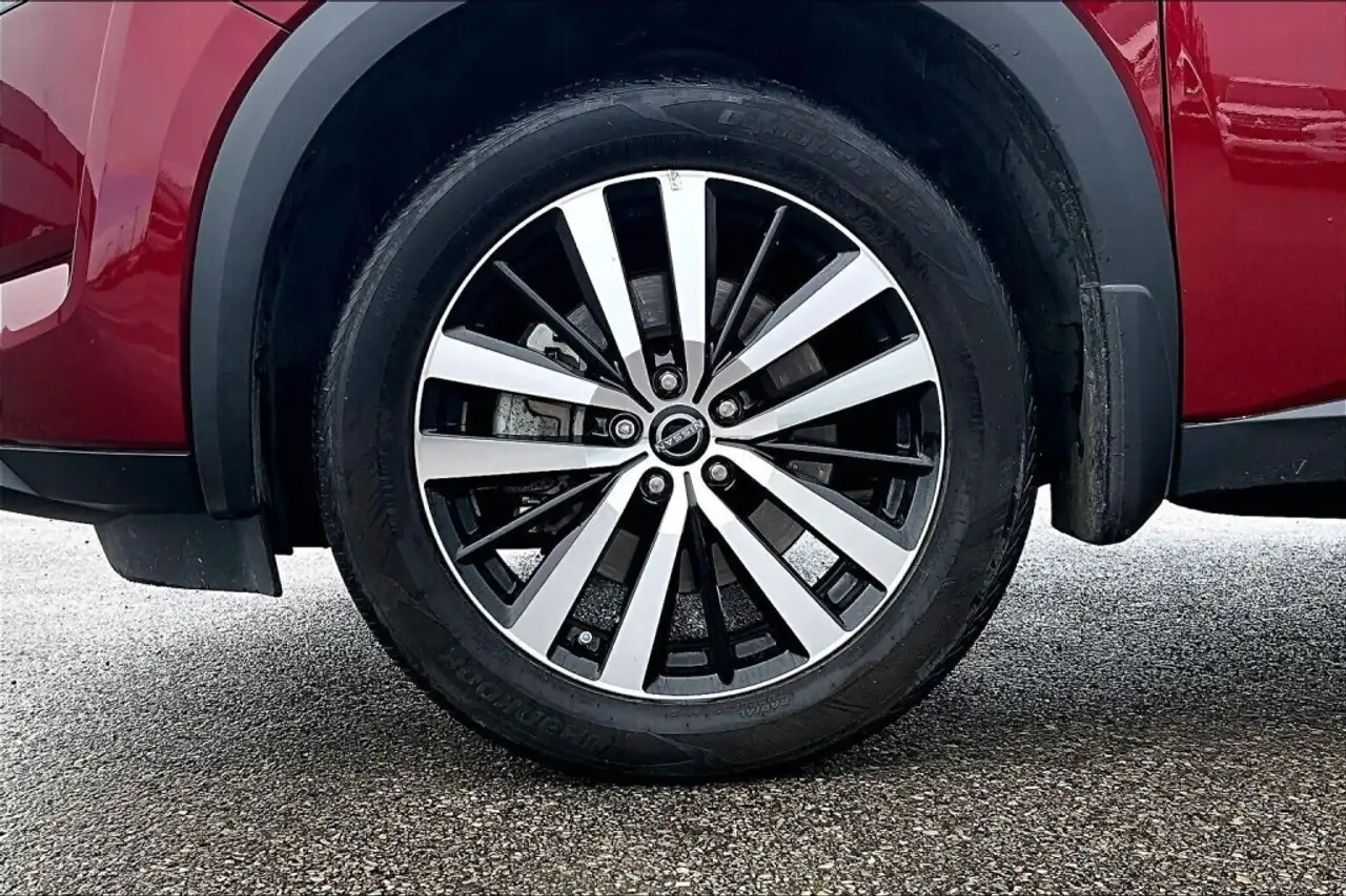Nissan Pathfinder снимка Nissan Pathfinder