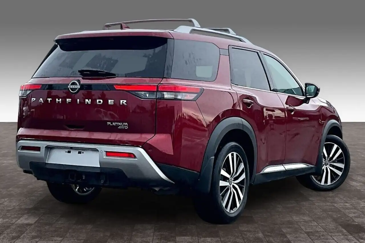 Nissan Pathfinder снимка Nissan Pathfinder
