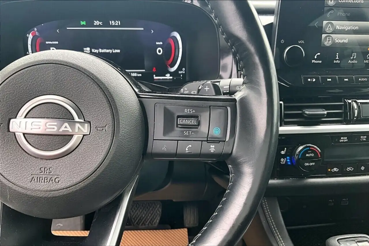 Nissan Pathfinder снимка Nissan Pathfinder