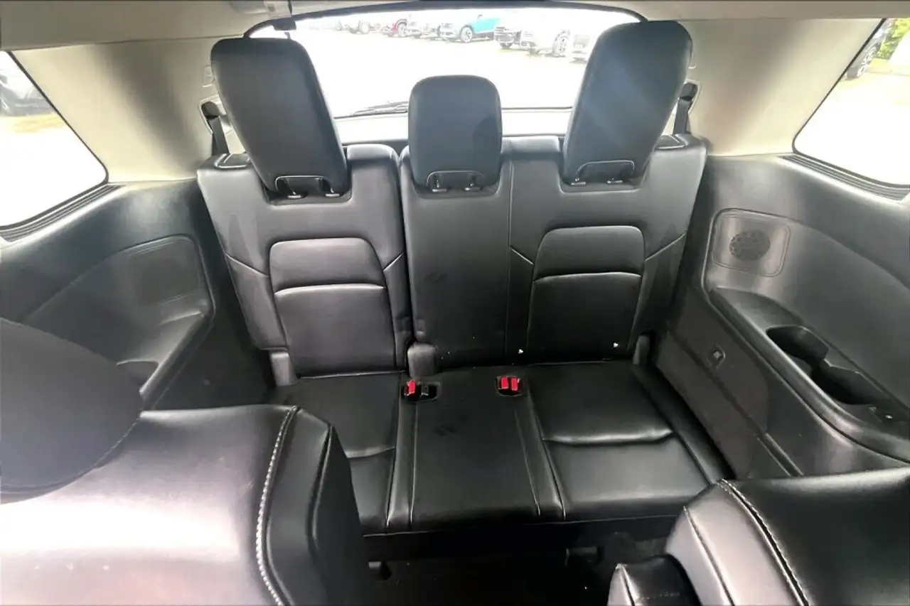 Nissan Pathfinder снимка Nissan Pathfinder