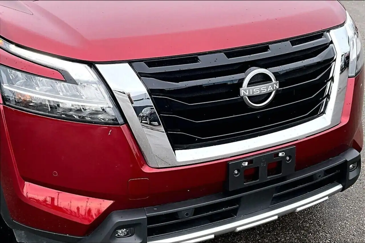Nissan Pathfinder снимка Nissan Pathfinder