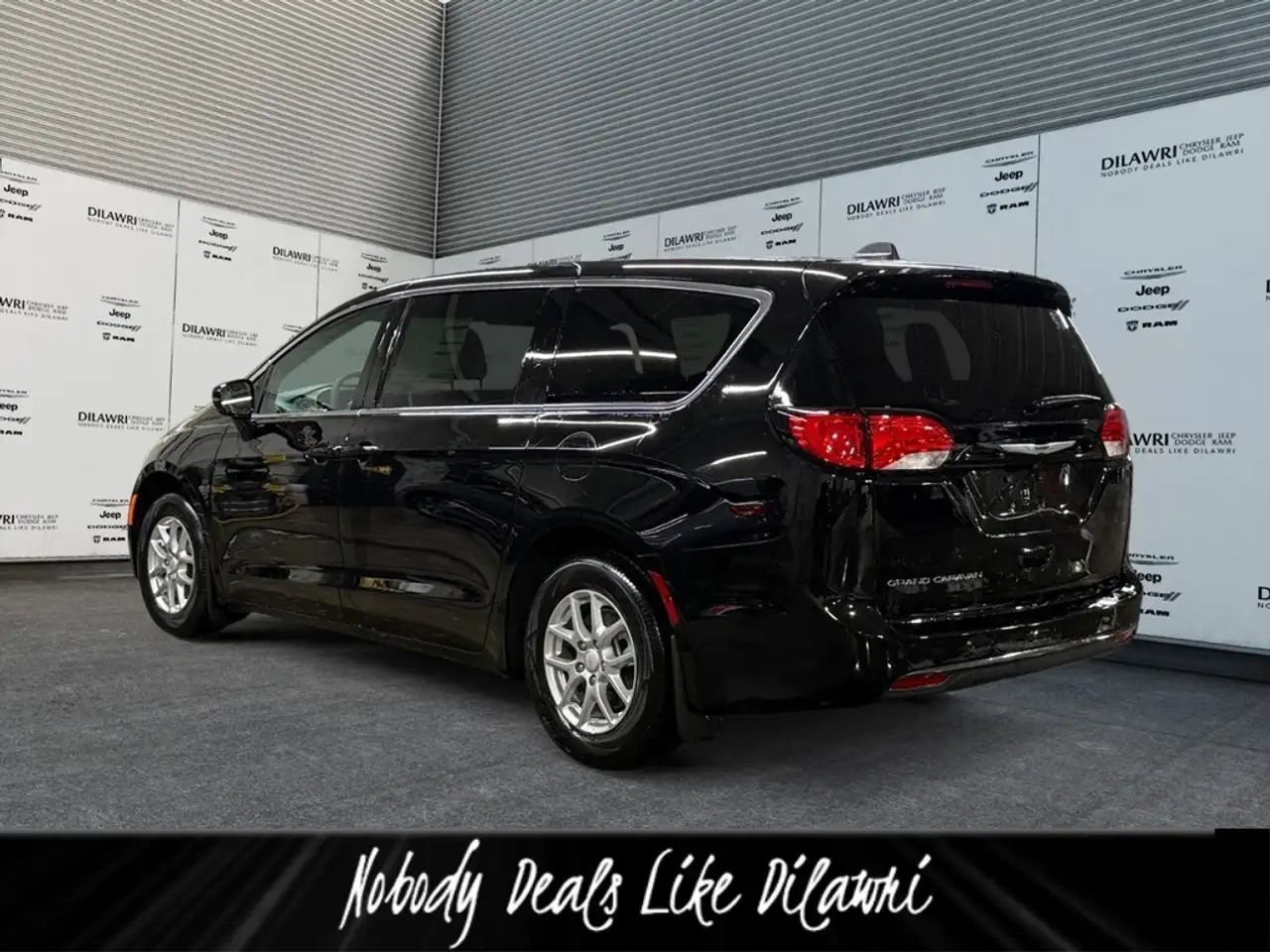 Chrysler Grand Caravan photo Chrysler Grand Caravan