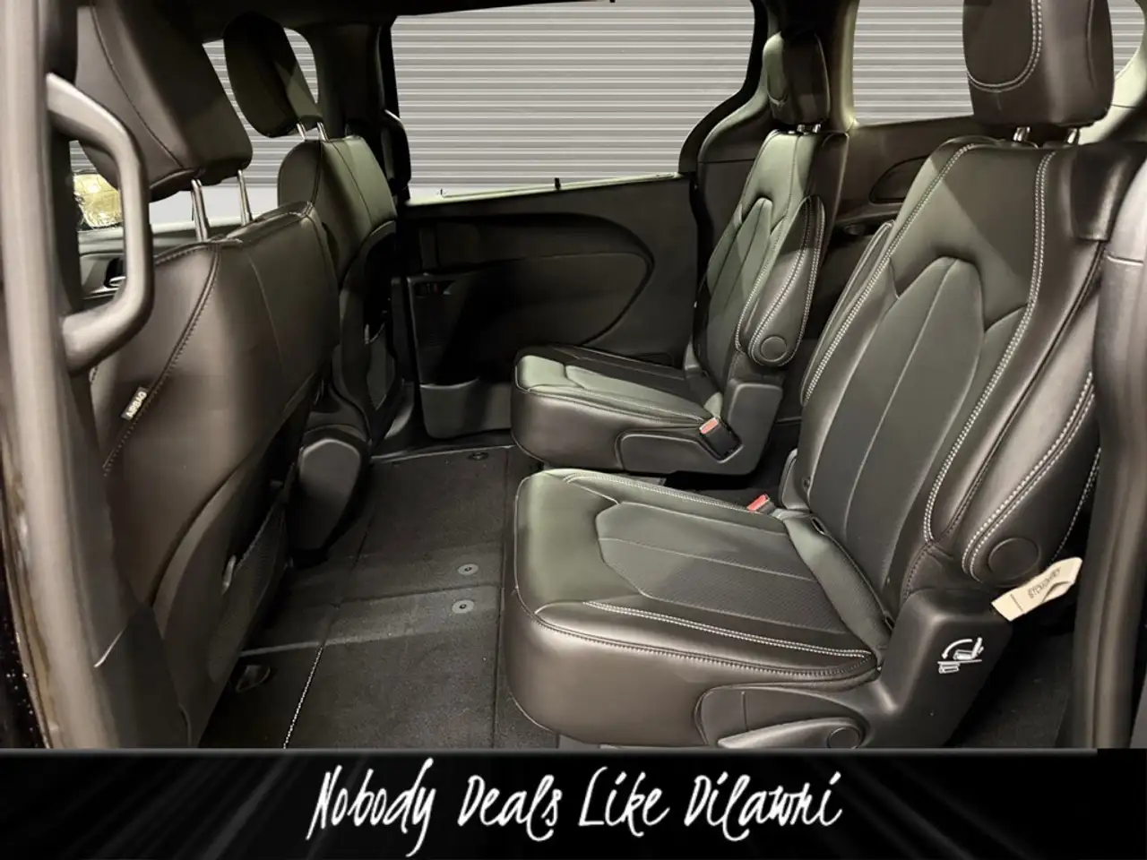 Chrysler Grand Caravan photo Chrysler Grand Caravan