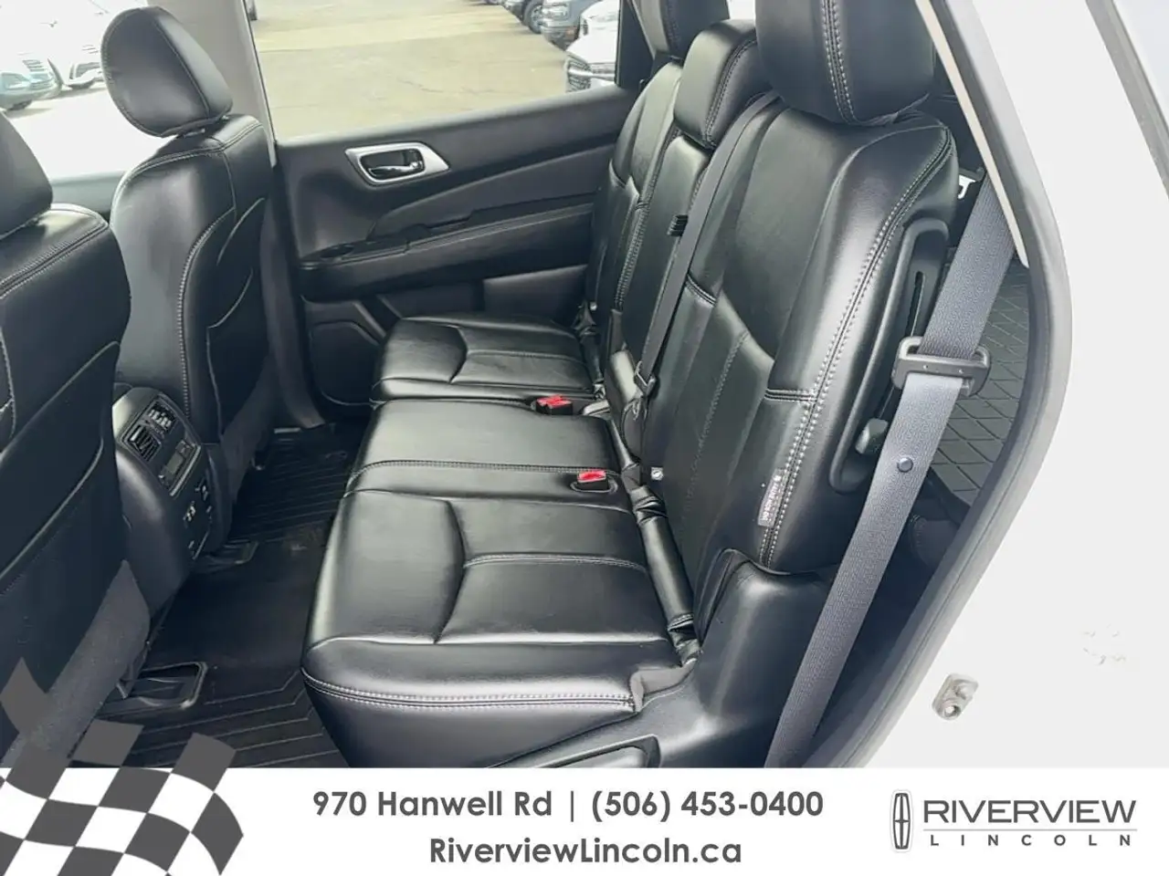 Nissan Pathfinder photo Nissan Pathfinder