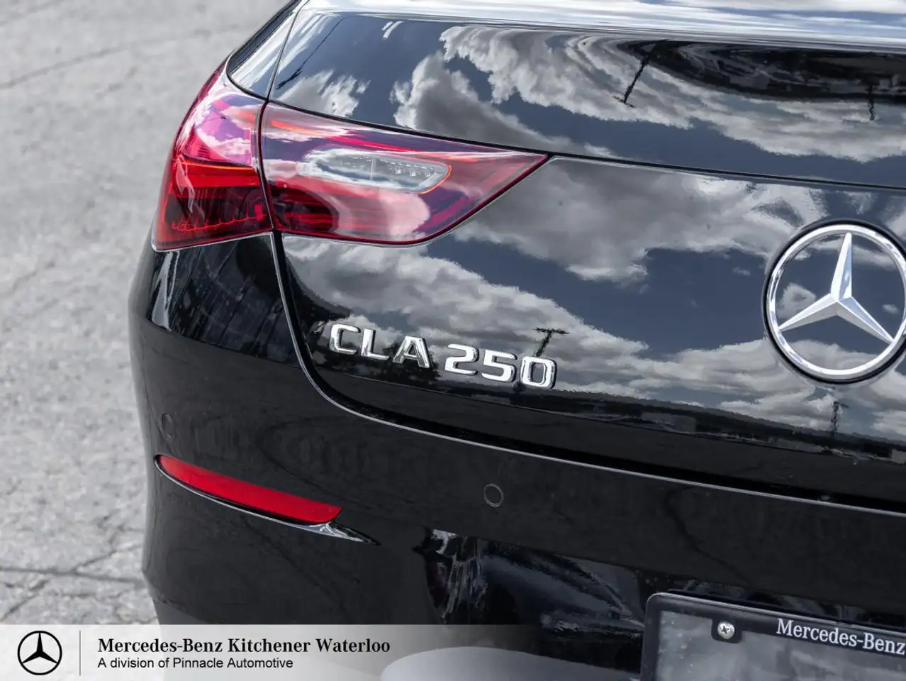 Mercedes-Benz CLA снимка Mercedes-Benz CLA