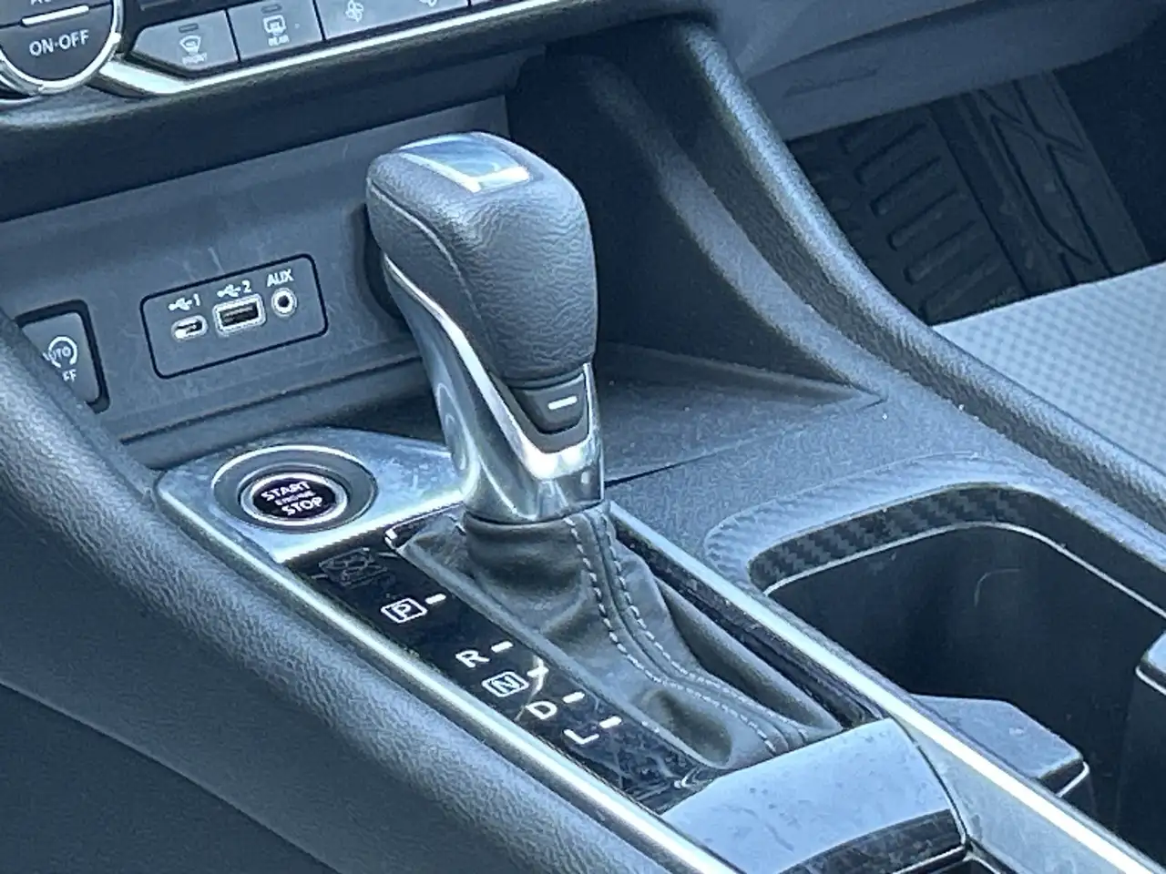 Nissan Sentra снимка Nissan Sentra
