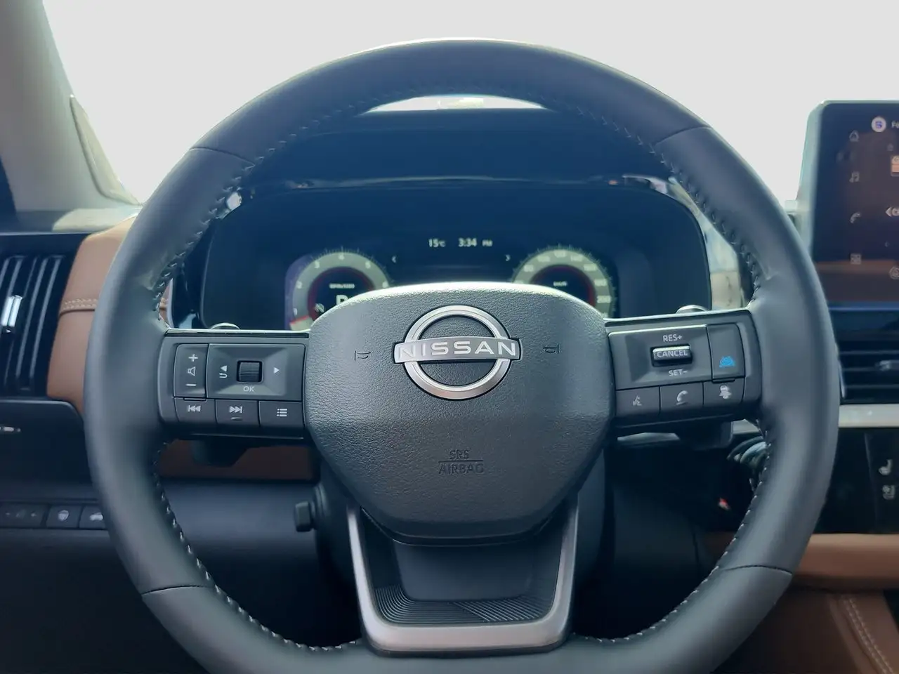 Nissan Pathfinder снимка Nissan Pathfinder