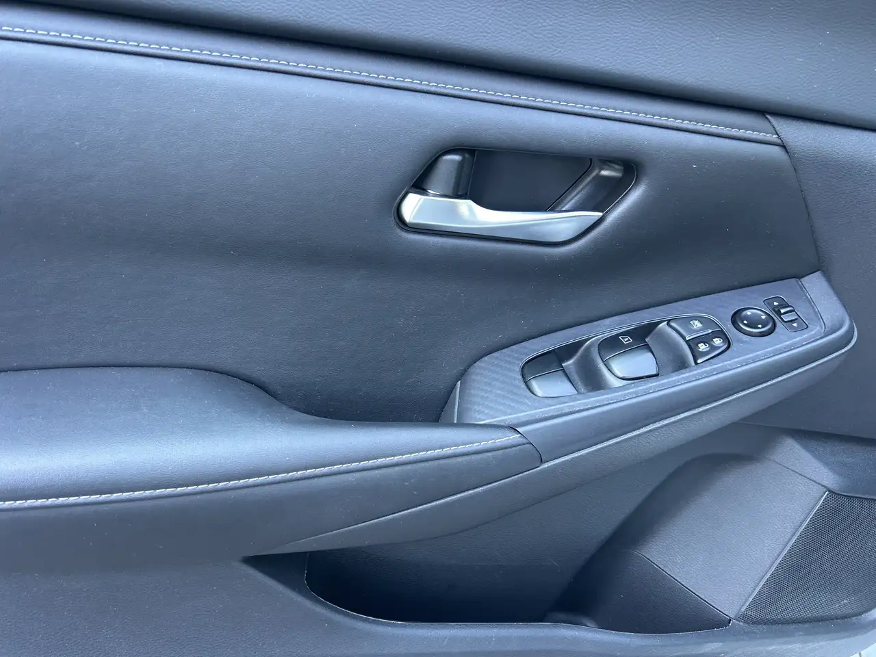 Nissan Sentra снимка Nissan Sentra