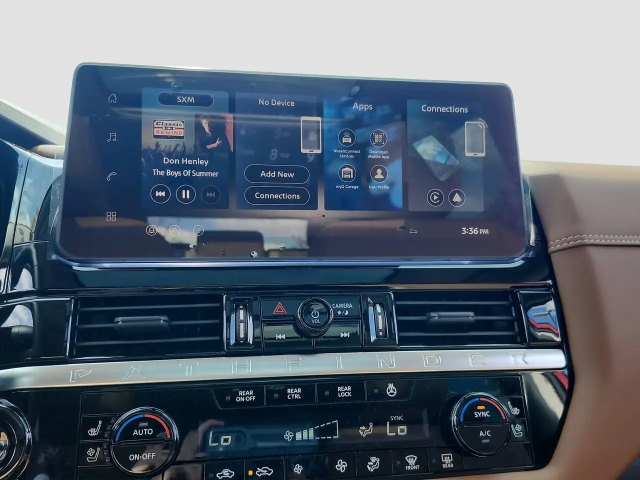 Nissan Pathfinder снимка Nissan Pathfinder