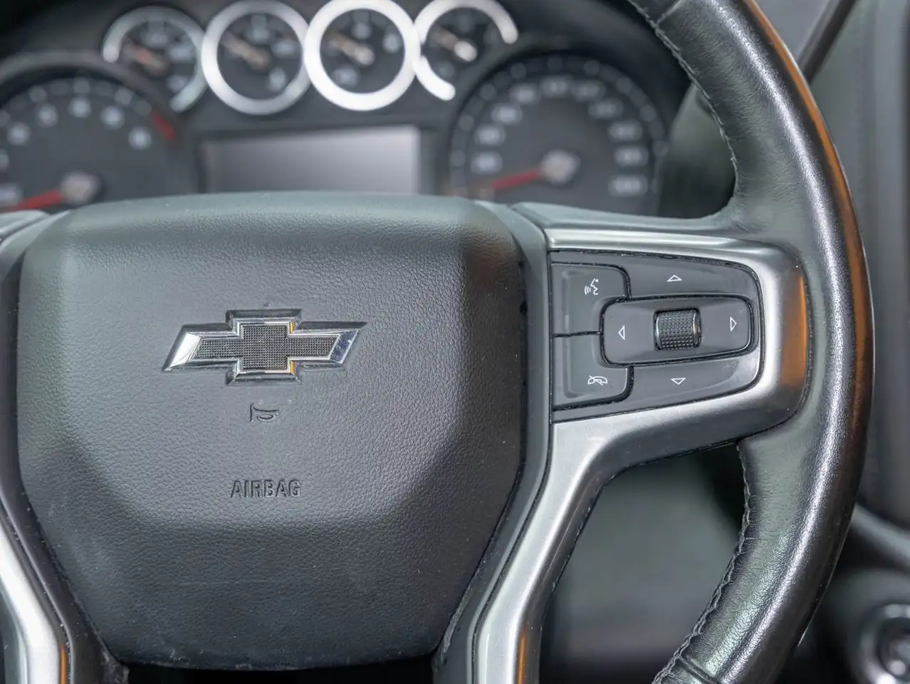 Chevrolet Silverado 1500 photo Chevrolet Silverado 1500