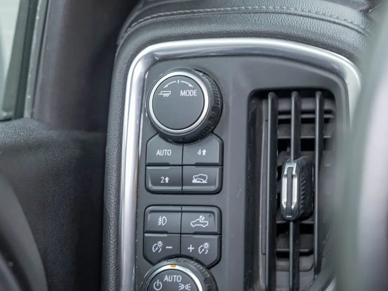 Chevrolet Silverado 1500 photo Chevrolet Silverado 1500