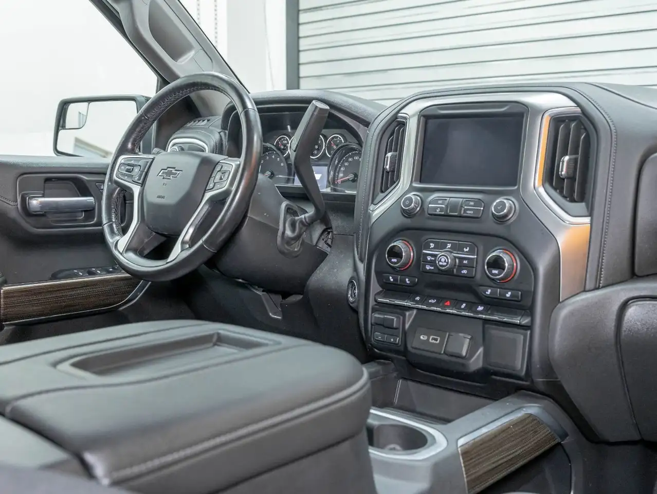 Chevrolet Silverado 1500 photo Chevrolet Silverado 1500