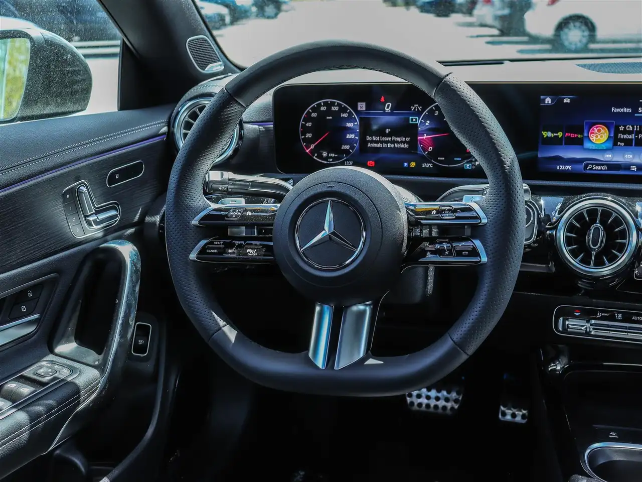 Mercedes-Benz CLA снимка Mercedes-Benz CLA