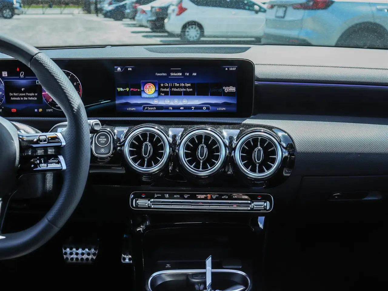 Mercedes-Benz CLA снимка Mercedes-Benz CLA