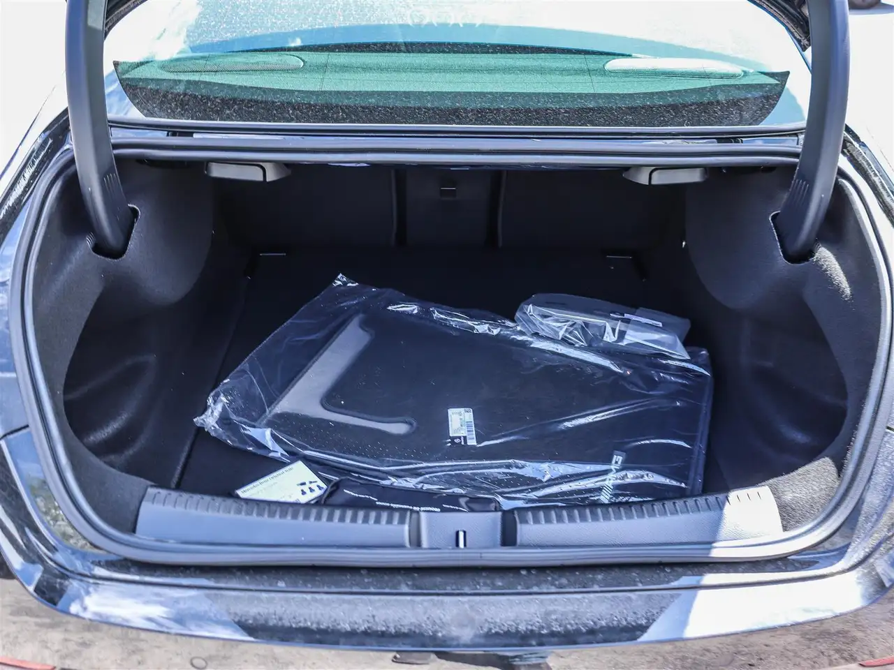 Mercedes-Benz CLA снимка Mercedes-Benz CLA