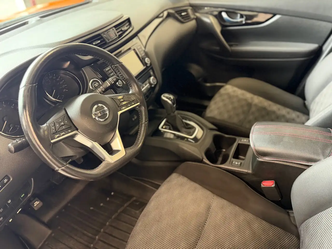 Nissan Qashqai снимка Nissan Qashqai