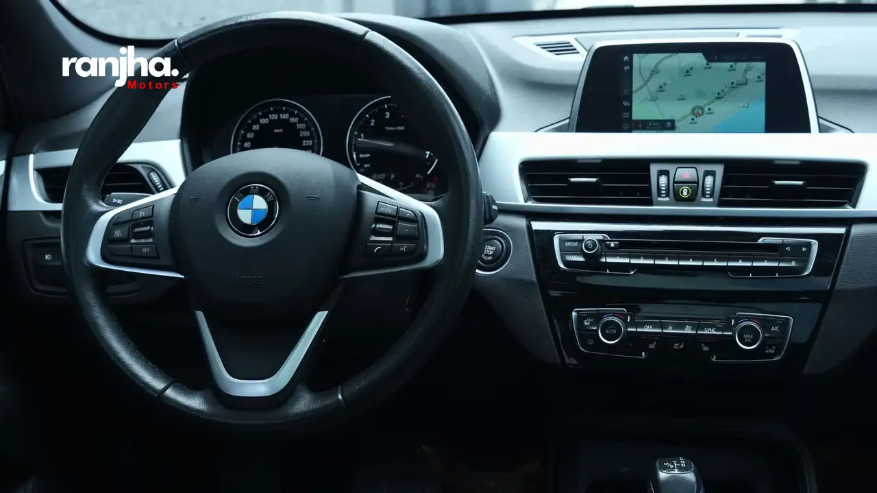 BMW X1 снимка BMW X1