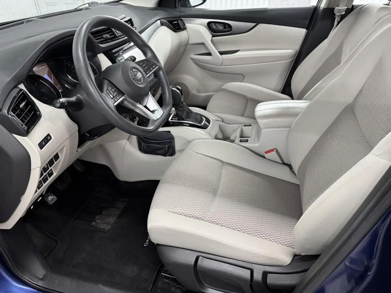 Nissan Qashqai снимка Nissan Qashqai