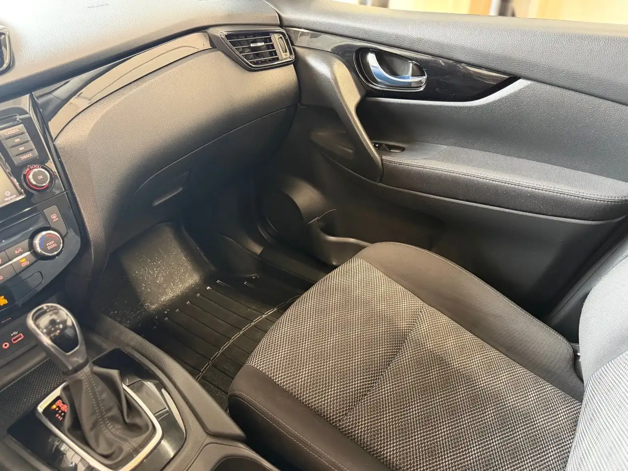 Nissan Qashqai снимка Nissan Qashqai