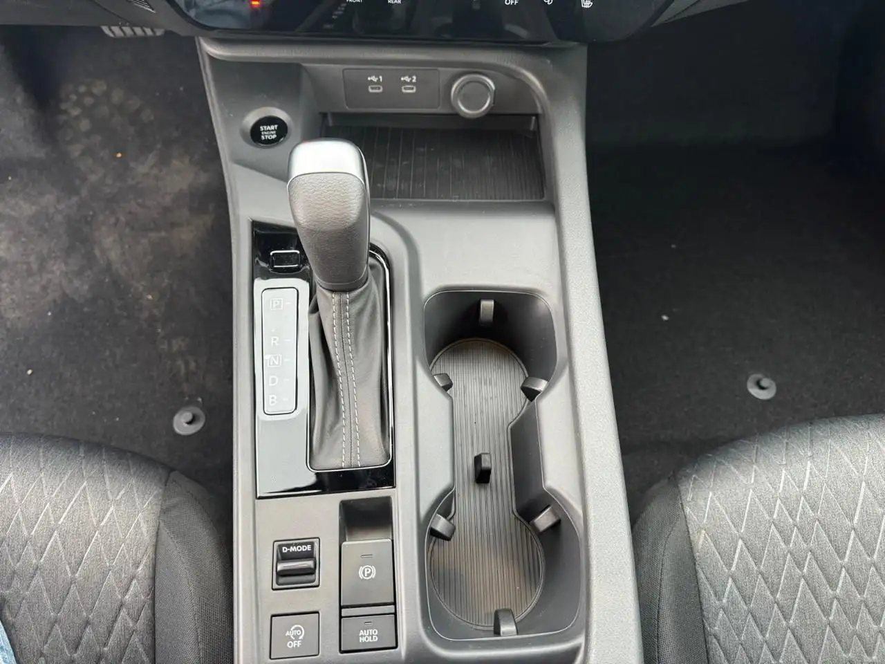 Nissan Sentra снимка Nissan Sentra