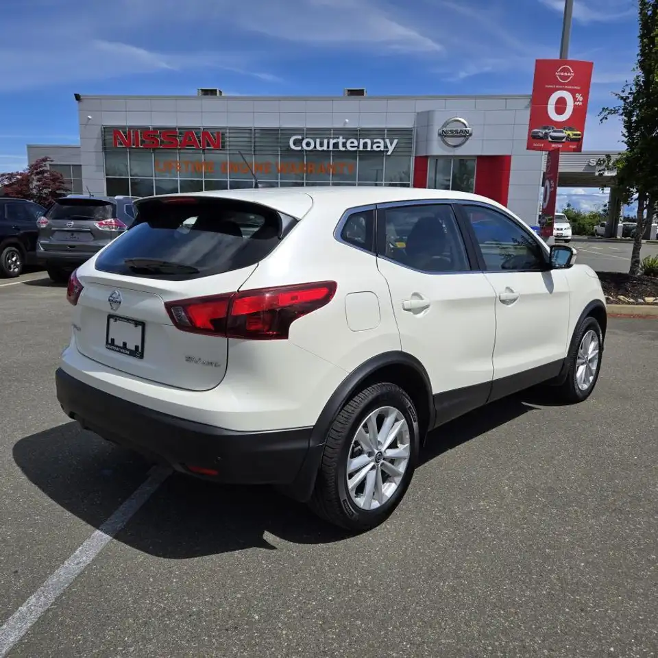 Nissan Qashqai снимка Nissan Qashqai