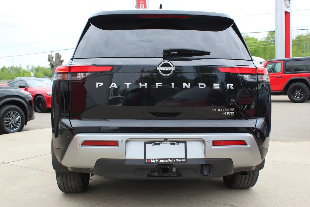 Nissan Pathfinder photo Nissan Pathfinder