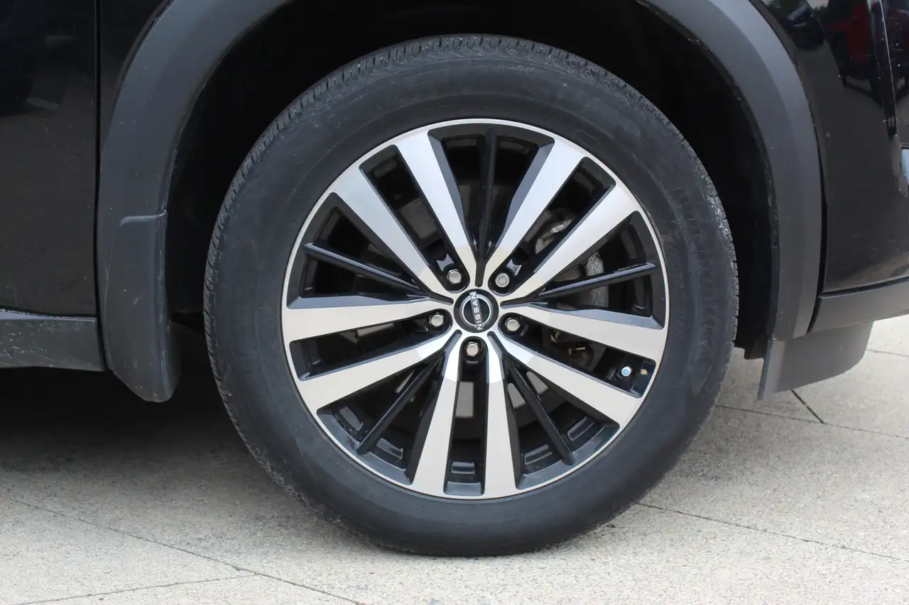 Nissan Pathfinder photo Nissan Pathfinder