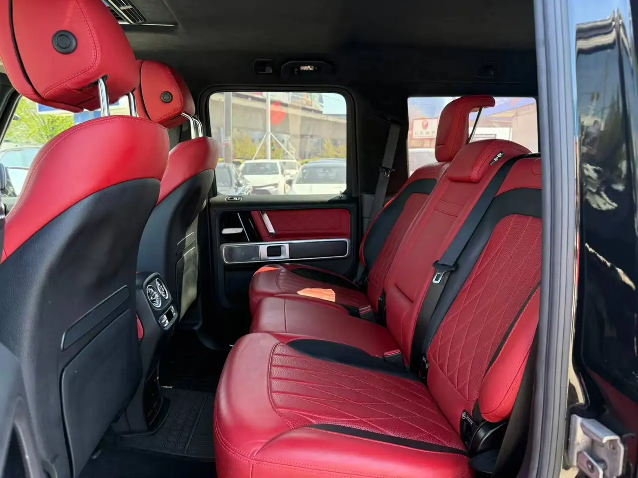 Mercedes-Benz G-Class снимка Mercedes-Benz G-Class