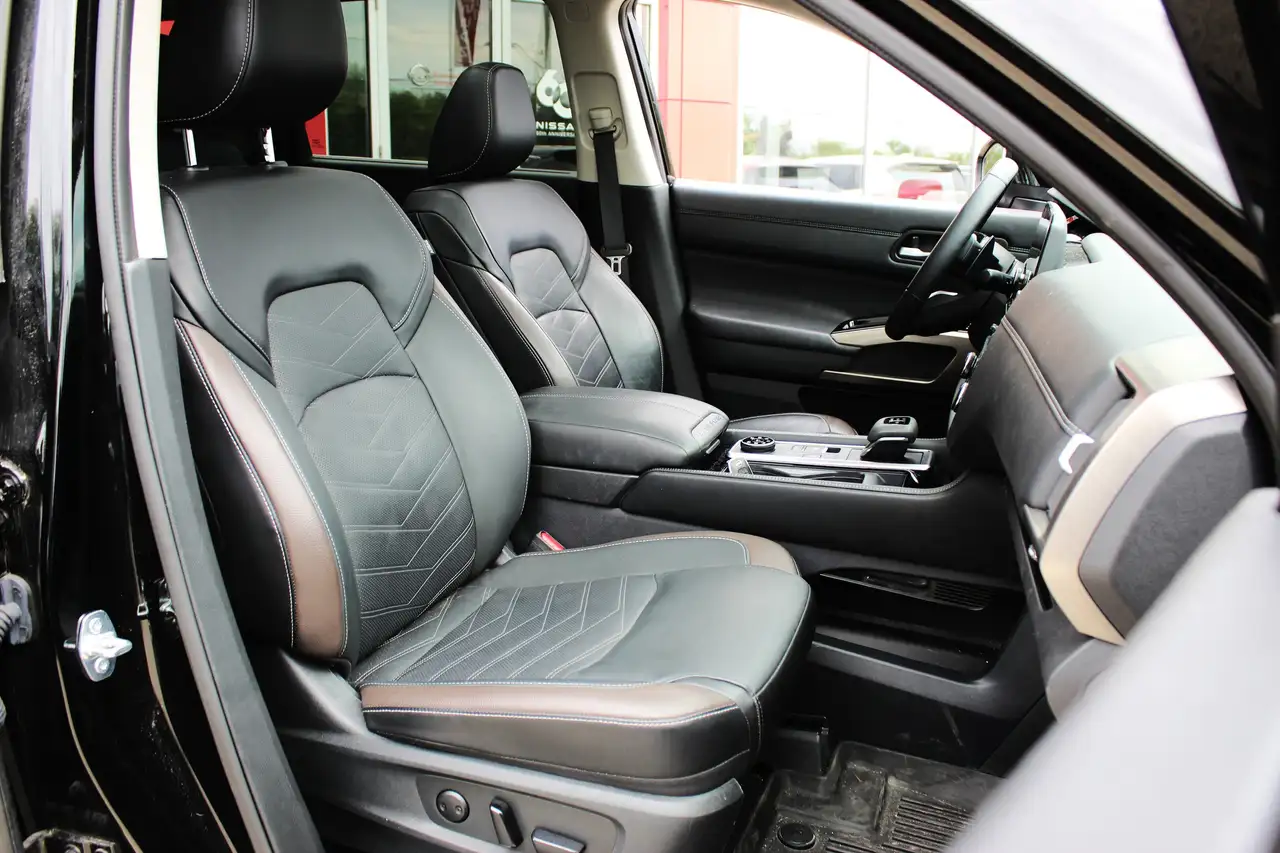 Nissan Pathfinder photo Nissan Pathfinder