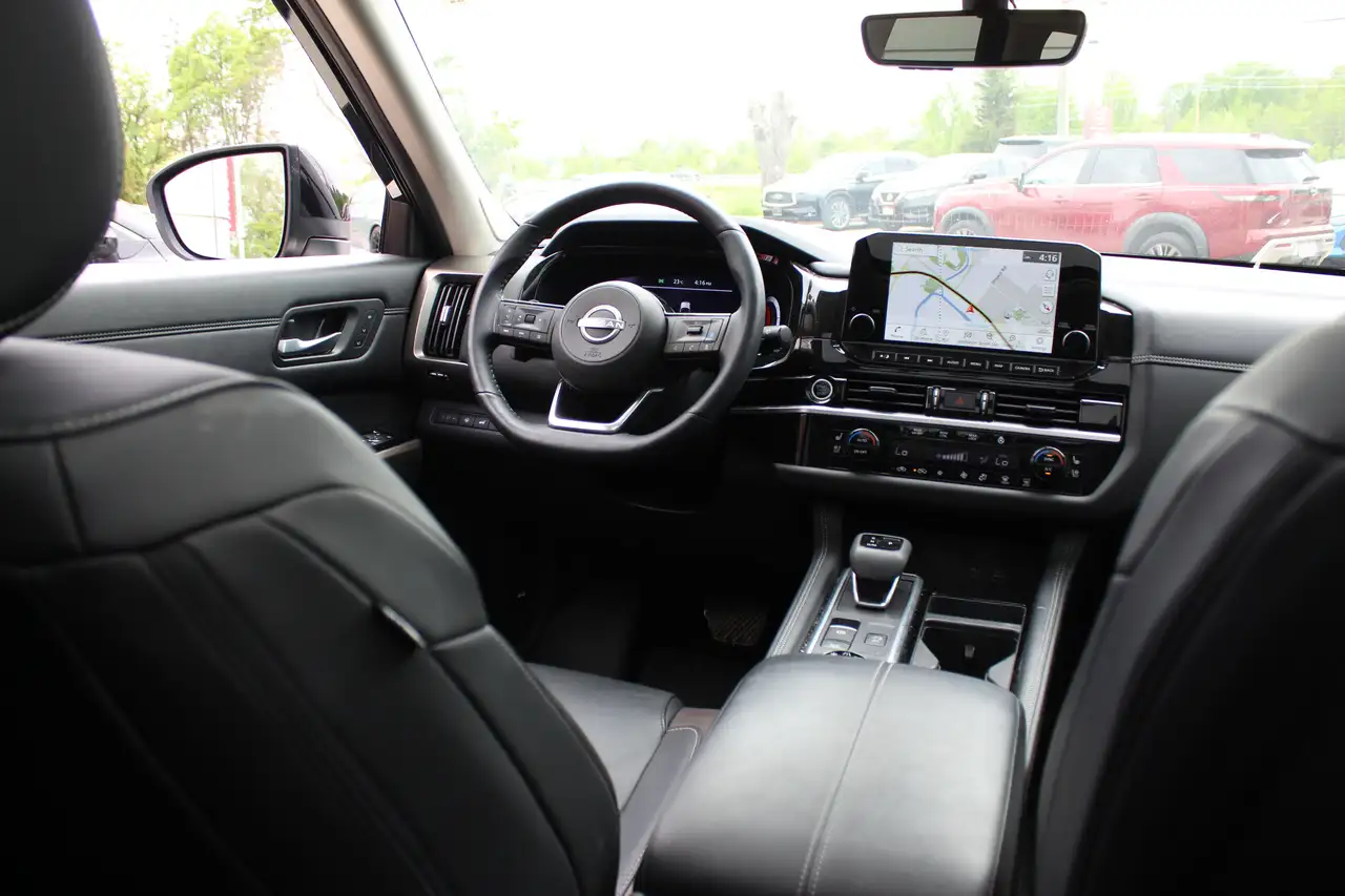 Nissan Pathfinder photo Nissan Pathfinder