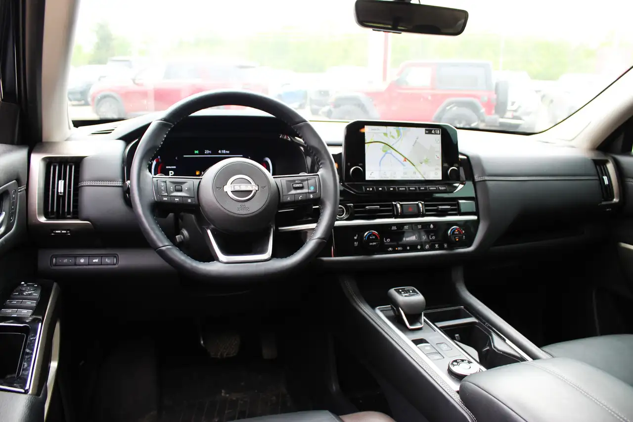 Nissan Pathfinder photo Nissan Pathfinder