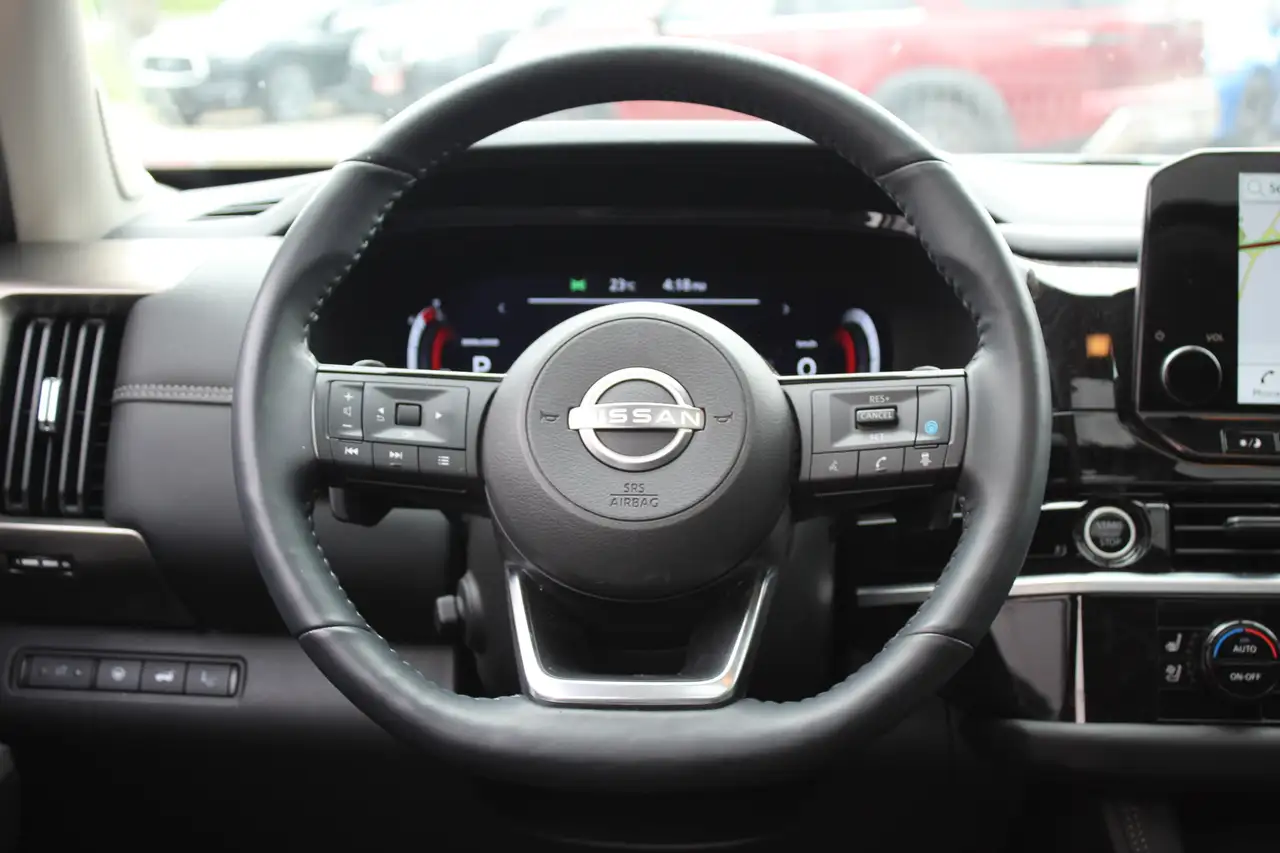 Nissan Pathfinder photo Nissan Pathfinder