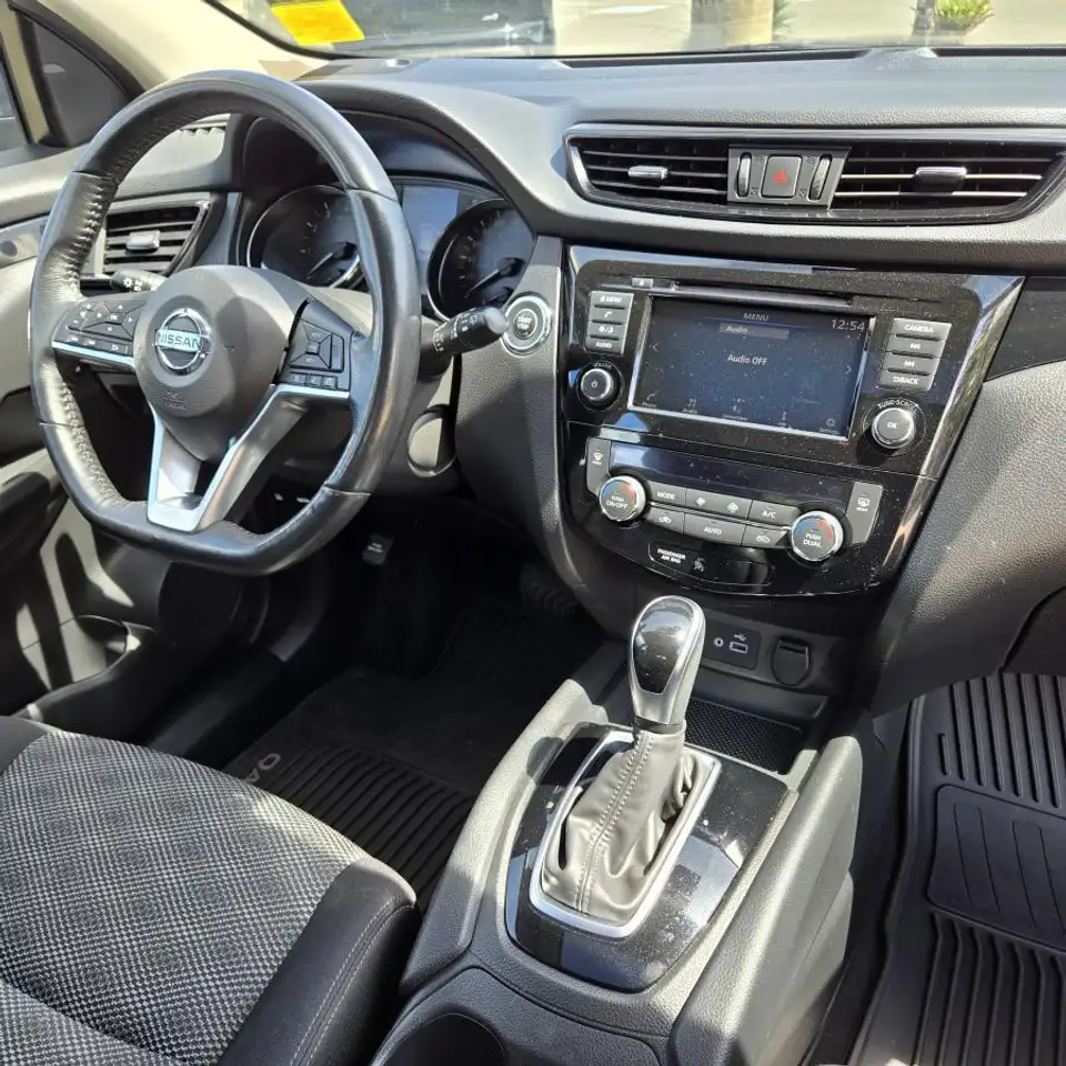Nissan Qashqai снимка Nissan Qashqai