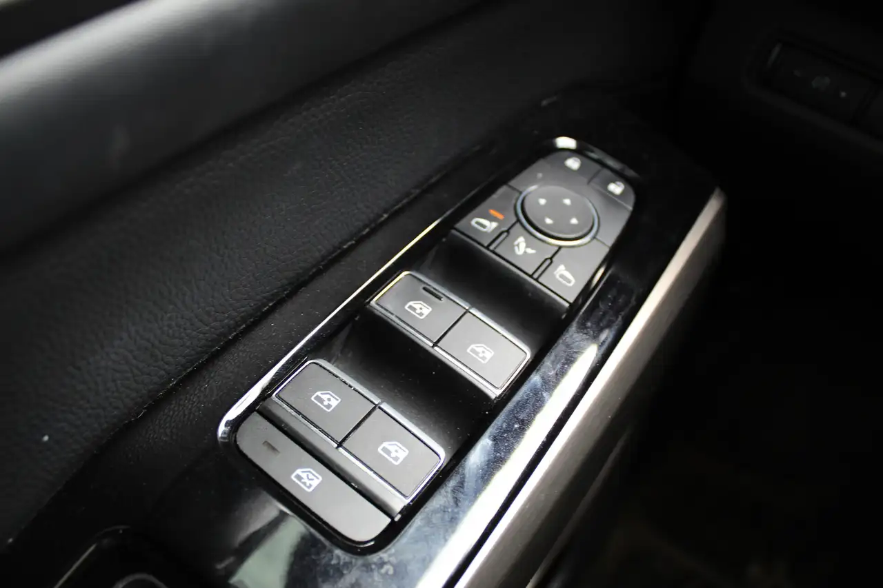Nissan Pathfinder photo Nissan Pathfinder