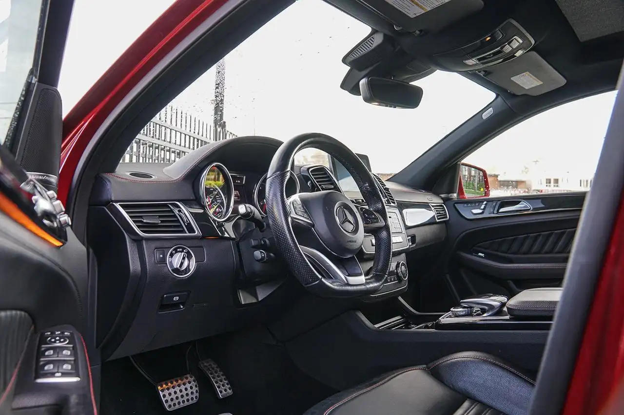 Mercedes-Benz GLE снимка Mercedes-Benz GLE