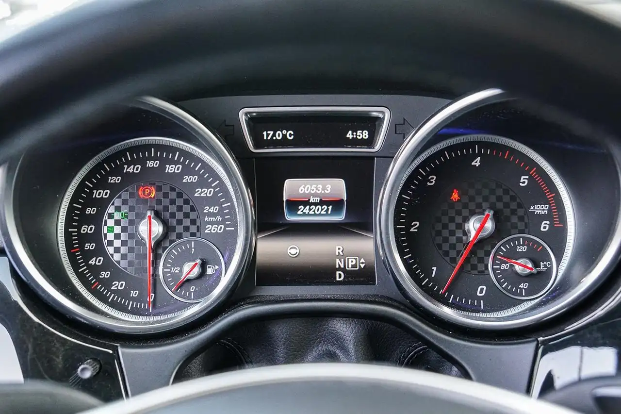 Mercedes-Benz GLE снимка Mercedes-Benz GLE