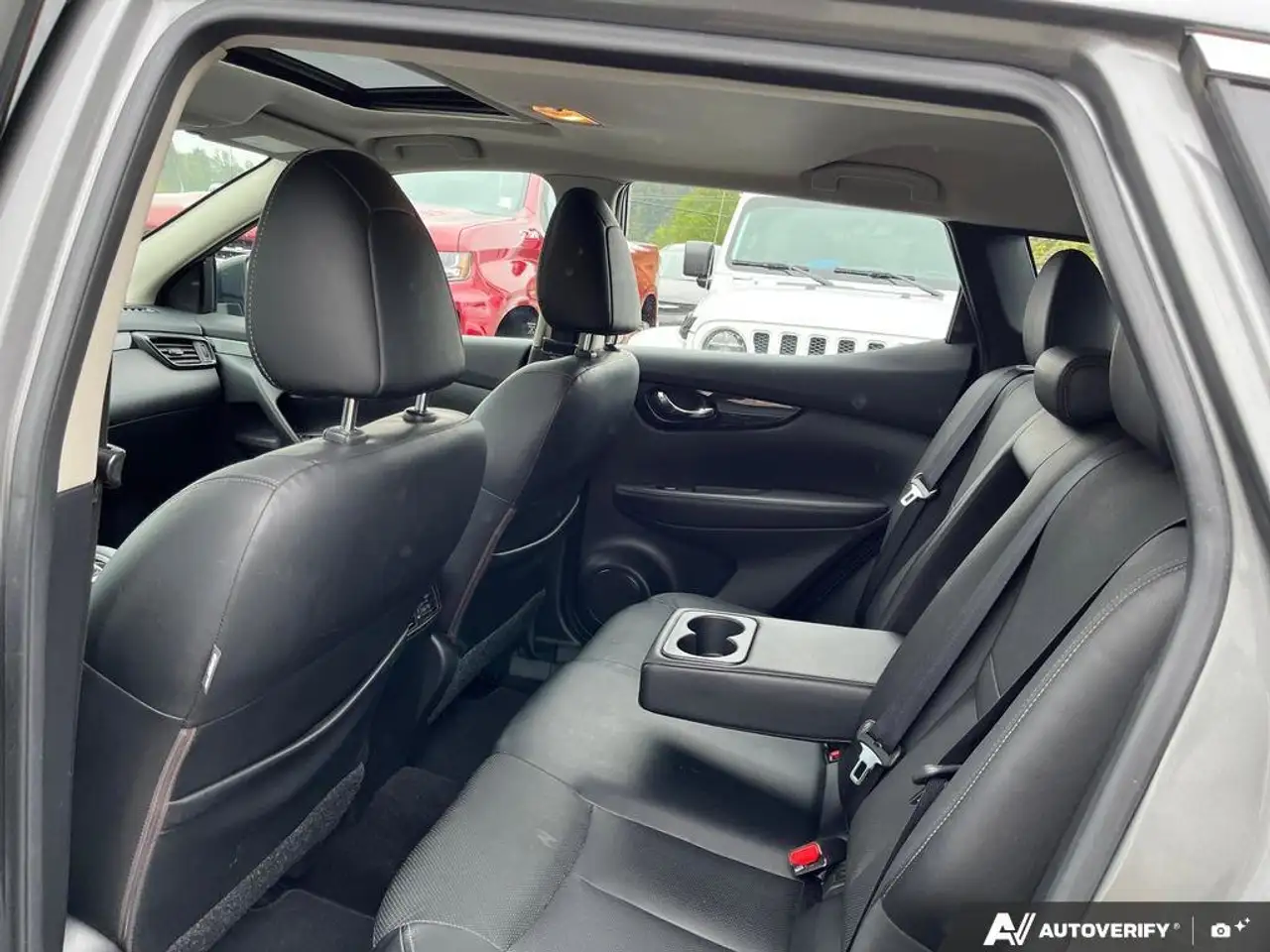 Nissan Qashqai снимка Nissan Qashqai