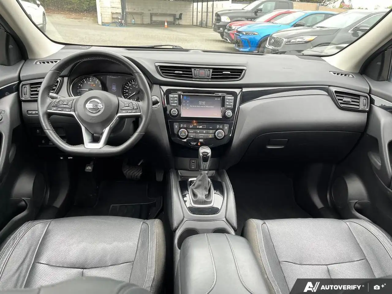 Nissan Qashqai снимка Nissan Qashqai