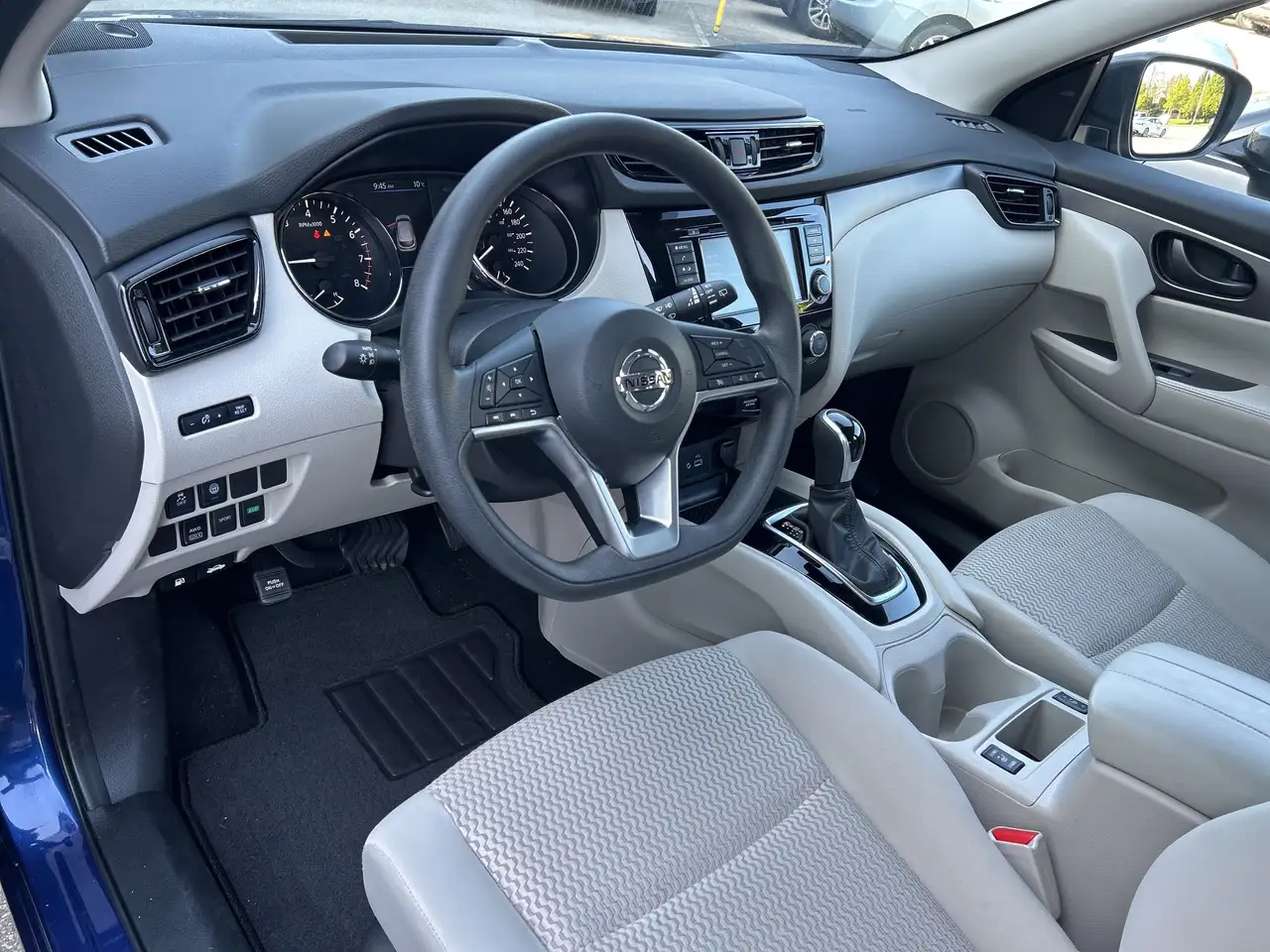 Nissan Qashqai снимка Nissan Qashqai