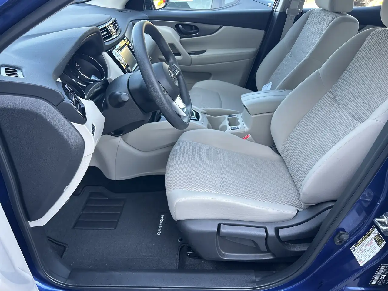 Nissan Qashqai снимка Nissan Qashqai