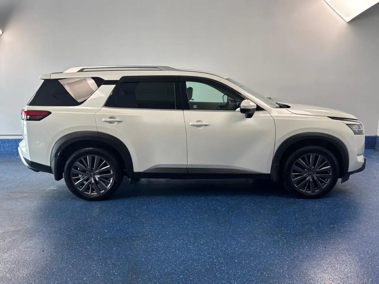 Nissan Pathfinder photo Nissan Pathfinder