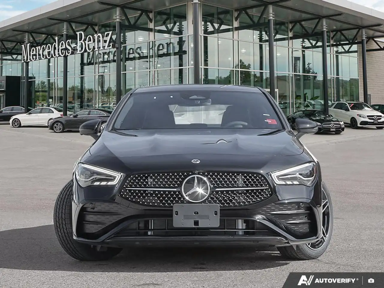Mercedes-Benz CLA снимка Mercedes-Benz CLA