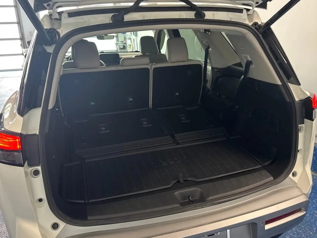 Nissan Pathfinder photo Nissan Pathfinder