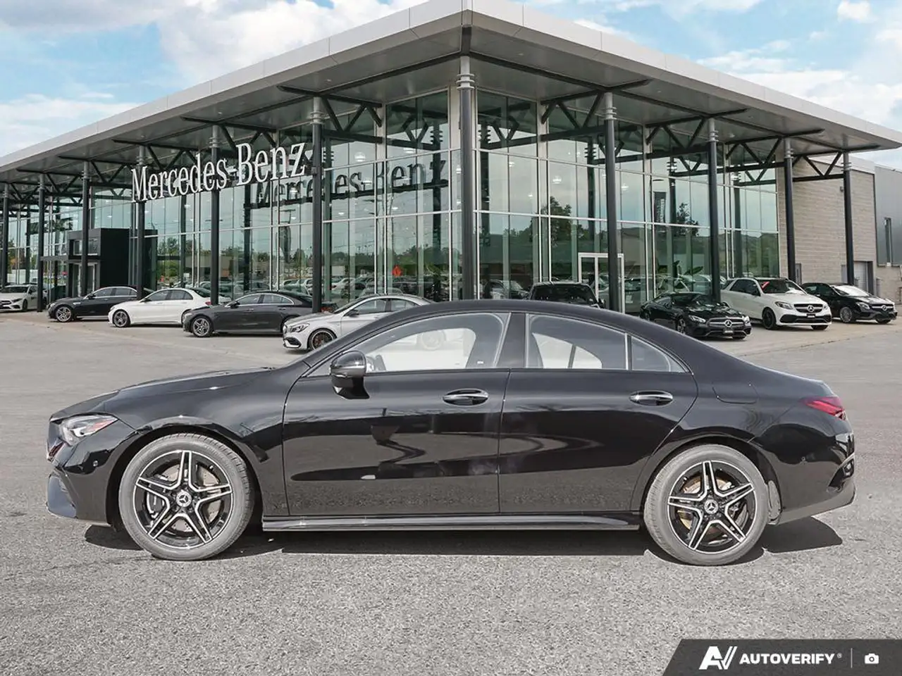 Mercedes-Benz CLA снимка Mercedes-Benz CLA