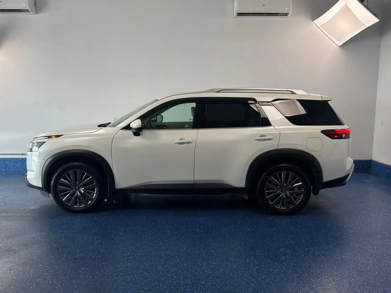Nissan Pathfinder photo Nissan Pathfinder