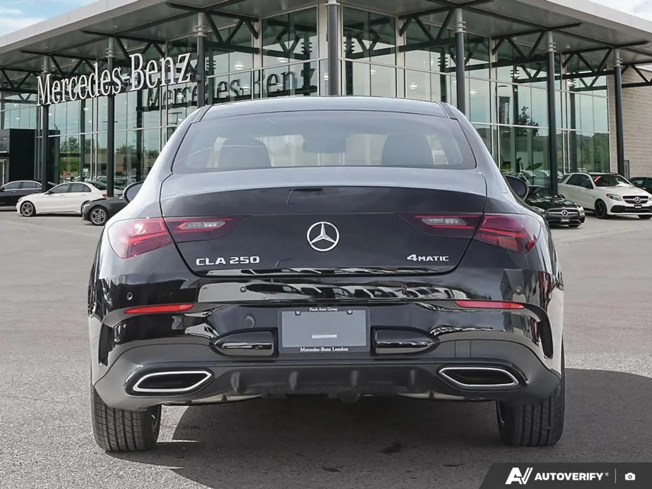Mercedes-Benz CLA снимка Mercedes-Benz CLA