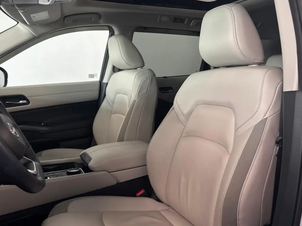 Nissan Pathfinder photo Nissan Pathfinder