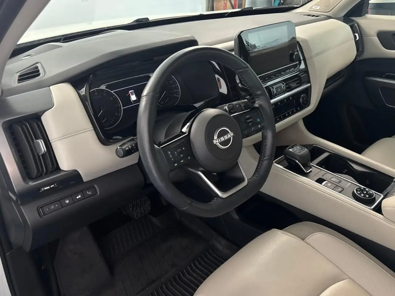 Nissan Pathfinder photo Nissan Pathfinder